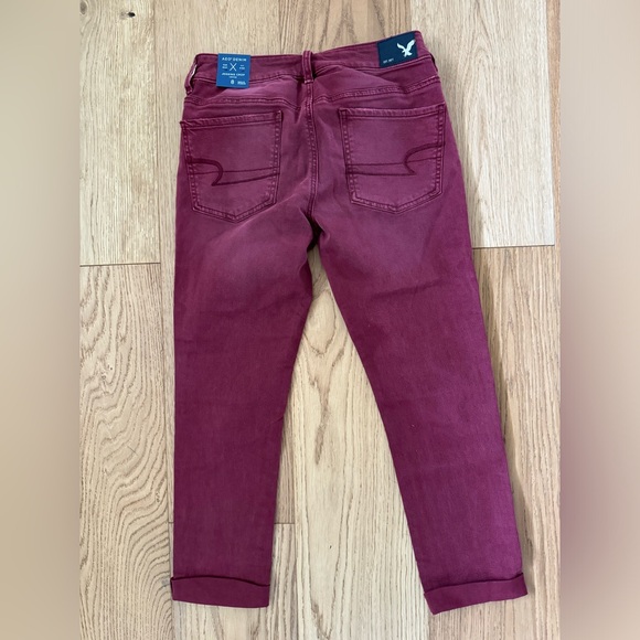 2/$15 NWT AMERICAN EAGLE Denim Jegging Crop Pants, Berry Colour, Size 8 regular - Picture 4 of 8